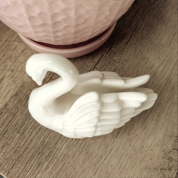 Lenox Swan Name Card Holder, Small Vintage Ivory Figurine - Picture 6 of 16